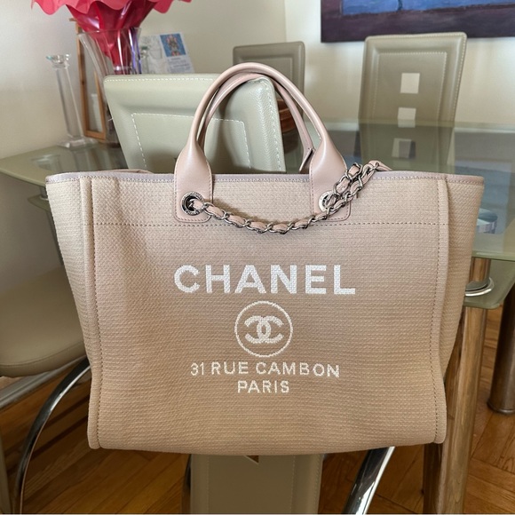 Chanel 22A medium/large deauville tote